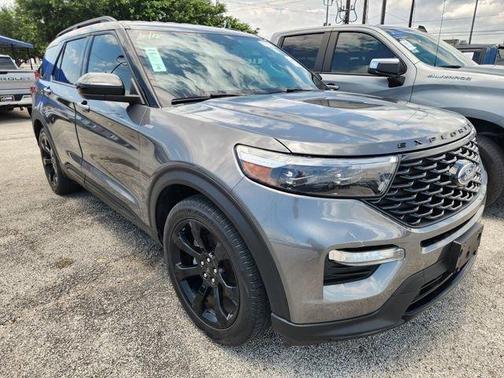 Gray Metallic 2023 Ford Explorer ST-Line