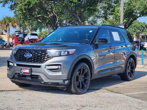Gray Metallic 2023 Ford Explorer ST-Line
