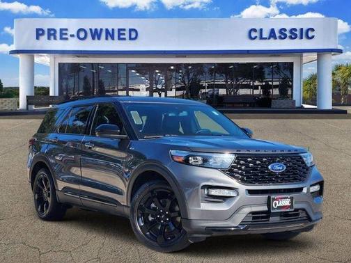 Gray Metallic 2023 Ford Explorer ST-Line