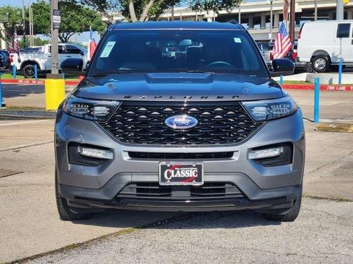 Gray Metallic 2023 Ford Explorer ST-Line