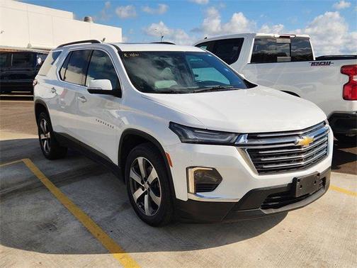 2022 Chevrolet Traverse LT Leather
