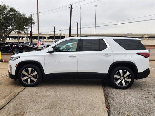2022 Chevrolet Traverse LT Leather