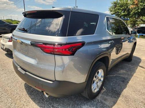 Sterling Gray Metallic 2023 Chevrolet Traverse LS