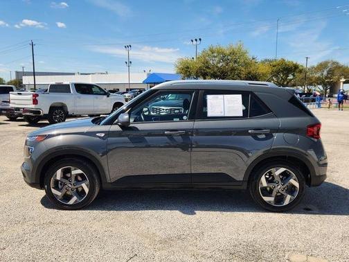 2025 Hyundai VENUE SEL