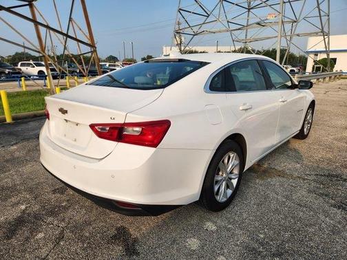 Summit White 2024 Chevrolet Malibu LT