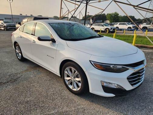 Summit White 2024 Chevrolet Malibu LT