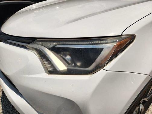 Super White 2017 Toyota RAV4 XLE