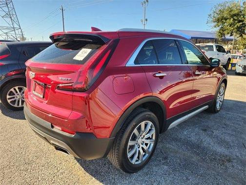 2023 Cadillac XT4 Premium Luxury