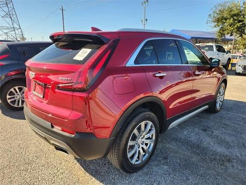 2023 Cadillac XT4 Premium Luxury