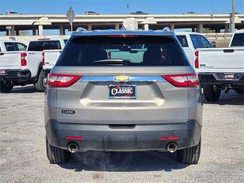 2018 Chevrolet Traverse LT Cloth