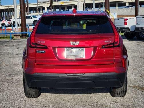 2024 Cadillac XT4 Luxury