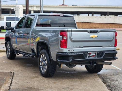 2024 Chevrolet Silverado 2500 Custom