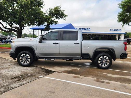 2024 Chevrolet Silverado 2500 Custom