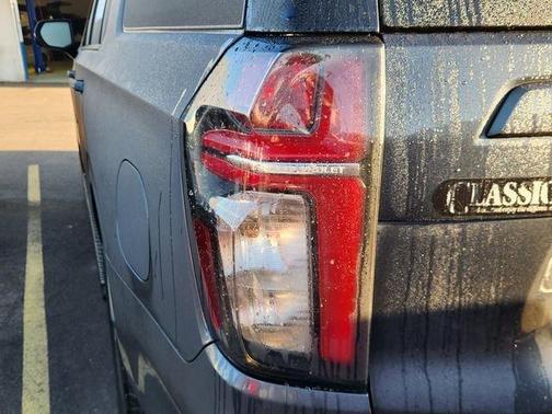 Shadow Gray Metallic 2021 Chevrolet Suburban Z71