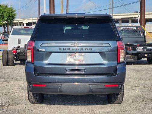 Shadow Gray Metallic 2021 Chevrolet Suburban Z71