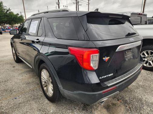 Black Metallic 2022 Ford Explorer Limited
