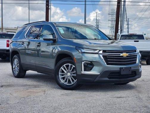 Silver Sage Metallic 2023 Chevrolet Traverse LT Cloth