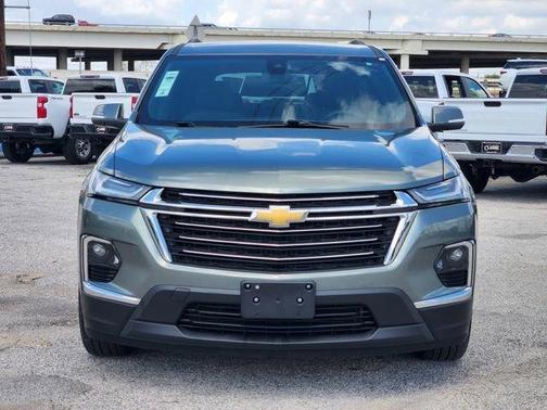 Silver Sage Metallic 2023 Chevrolet Traverse LT Cloth