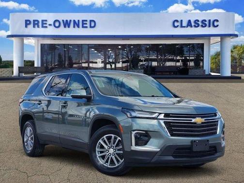 Silver Sage Metallic 2023 Chevrolet Traverse LT Cloth