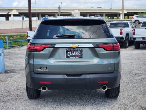 Silver Sage Metallic 2023 Chevrolet Traverse LT Cloth