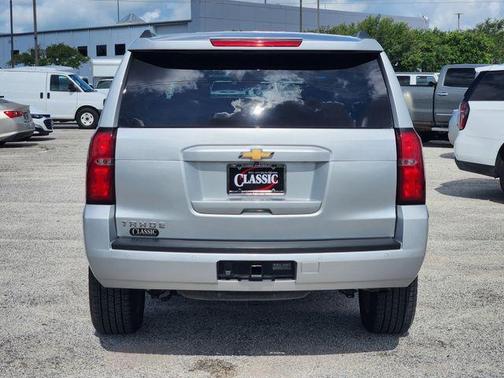 Silver Ice Metallic 2019 Chevrolet Tahoe LS