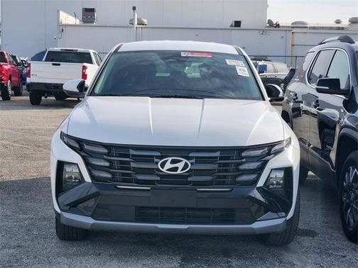 2025 Hyundai TUCSON SE