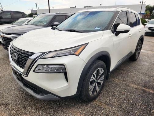 White 2022 Nissan Rogue SV