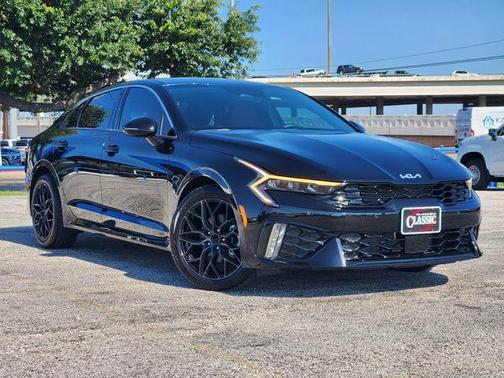 Aurora Black Pearl 2026 Kia K5 GT-Line