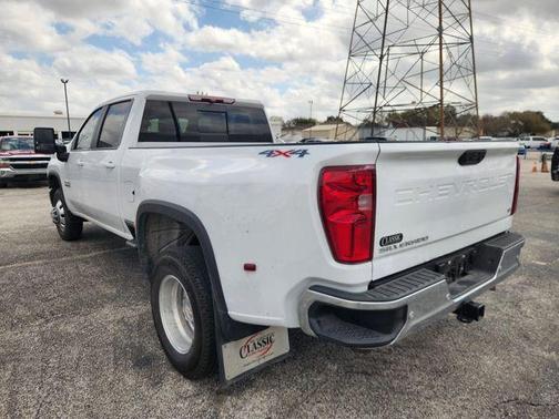 2025 Chevrolet Silverado 3500 LT