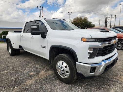 2025 Chevrolet Silverado 3500 LT