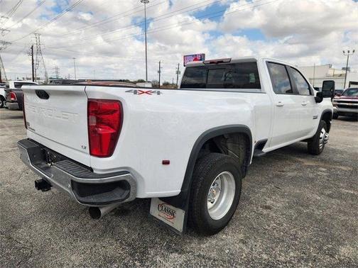 2025 Chevrolet Silverado 3500 LT