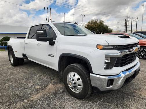 2025 Chevrolet Silverado 3500 LT