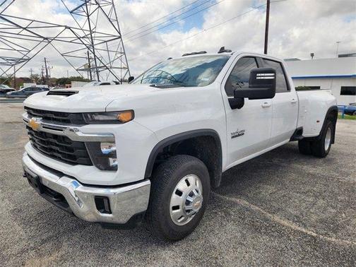 2025 Chevrolet Silverado 3500 LT