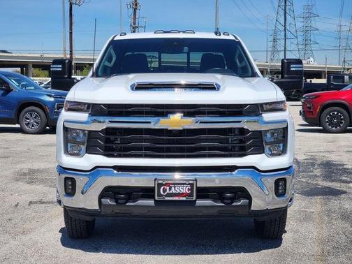 2025 Chevrolet Silverado 3500 LT