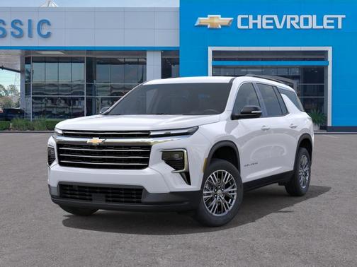 White 2026 Chevrolet Traverse LT