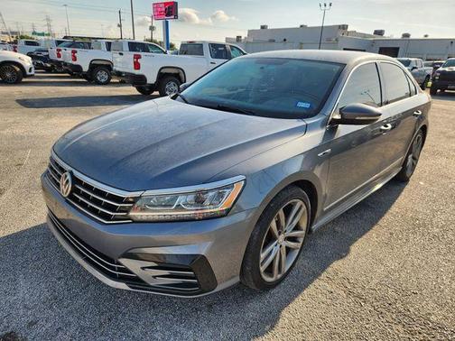 Platinum Gray Metallic 2017 Volkswagen Passat 1.8T R-Line