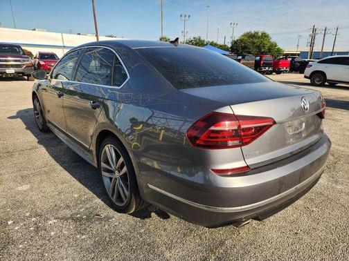 Platinum Gray Metallic 2017 Volkswagen Passat 1.8T R-Line
