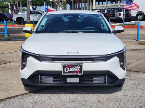 Snow White Pearl 2025 Kia K4