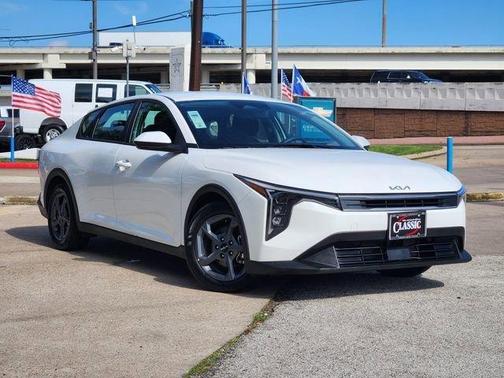 Snow White Pearl 2025 Kia K4