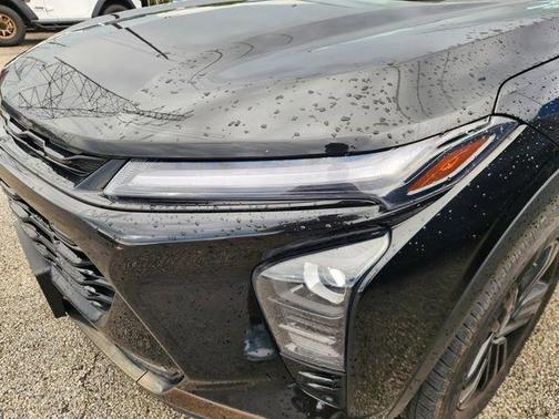 Mosaic Black Metallic 2024 Chevrolet Trax ACTIV