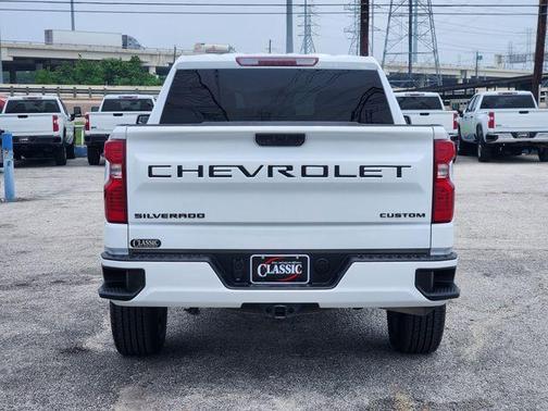 Summit White 2024 Chevrolet Silverado 1500 Custom