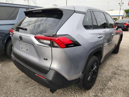 2025 Toyota RAV4 LE