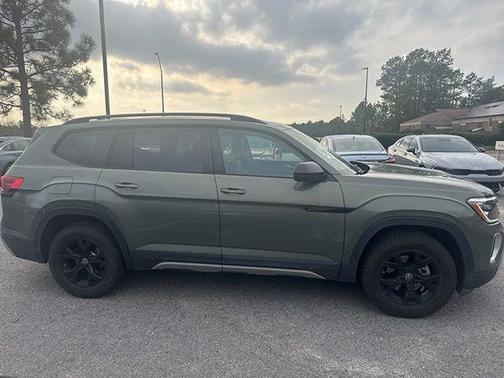 2024 Volkswagen Atlas 2.0T Peak Edition SE w/Technology