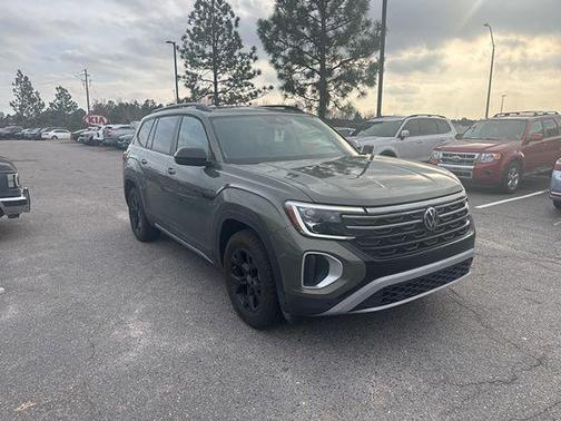 2024 Volkswagen Atlas 2.0T Peak Edition SE w/Technology