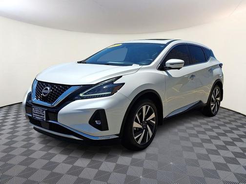 White 2023 Nissan Murano SL