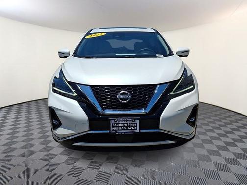 White 2023 Nissan Murano SL
