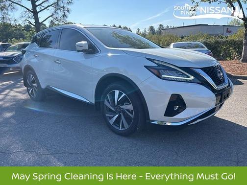 White 2023 Nissan Murano SL
