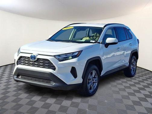 2022 Toyota RAV4 Hybrid XLE