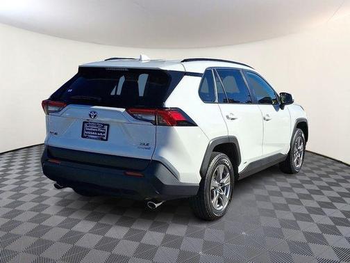 2022 Toyota RAV4 Hybrid XLE