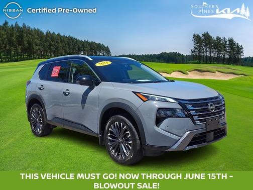 Boulder Gray Pearl / Super Black 2025 Nissan Rogue SL